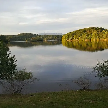Проживание в семье Le Puy D'ance *
